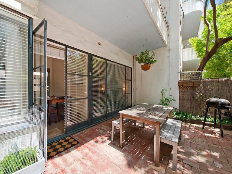 4 / 30 Queens Road MELBOURNE - Residential for sale