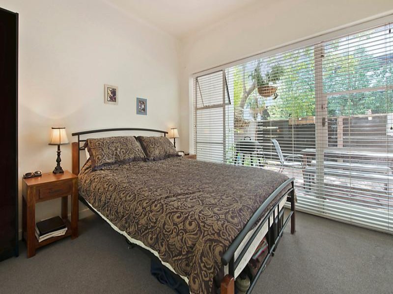 4 / 30 Queens Road MELBOURNE - Residential for sale