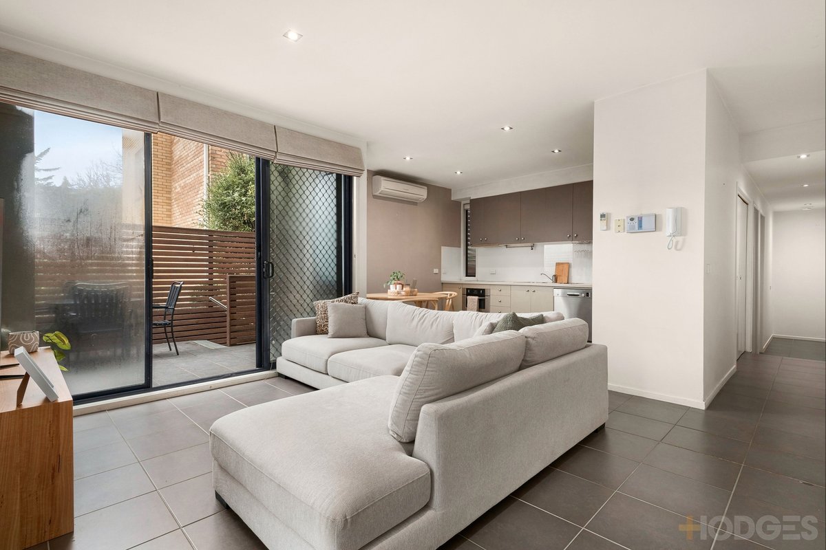 4 / 30 Selwyn Avenue Elwood - Residential for sale