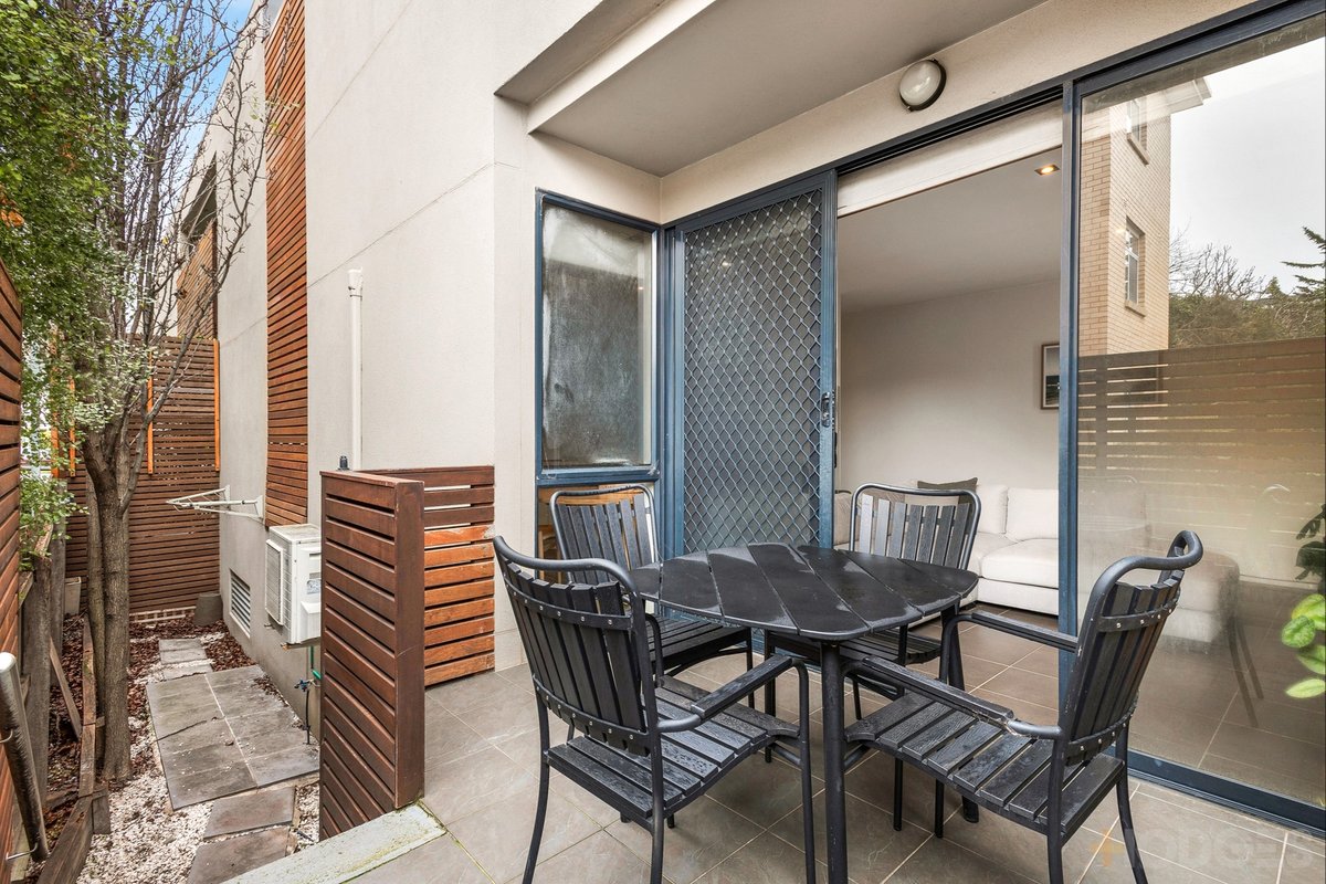4 / 30 Selwyn Avenue Elwood - Residential for sale