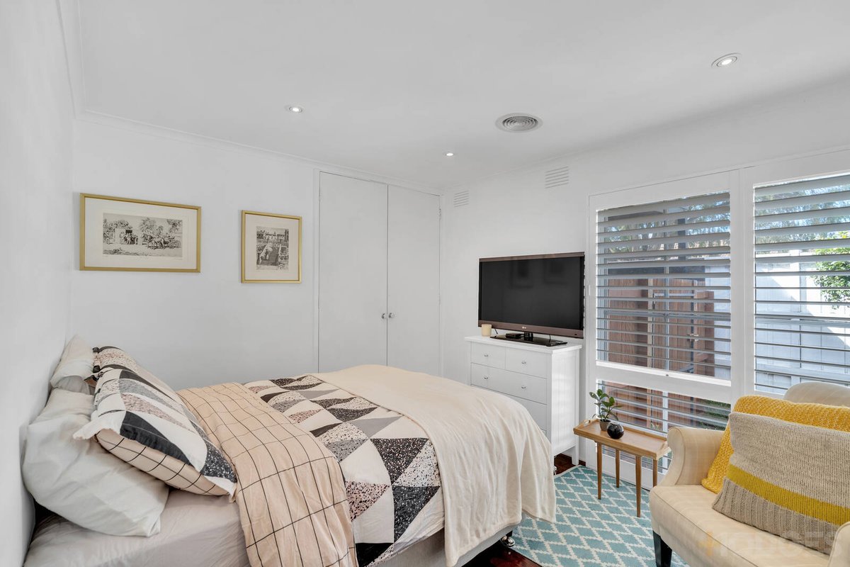 4 / 35 Albenca Street Mentone - Residential for sale