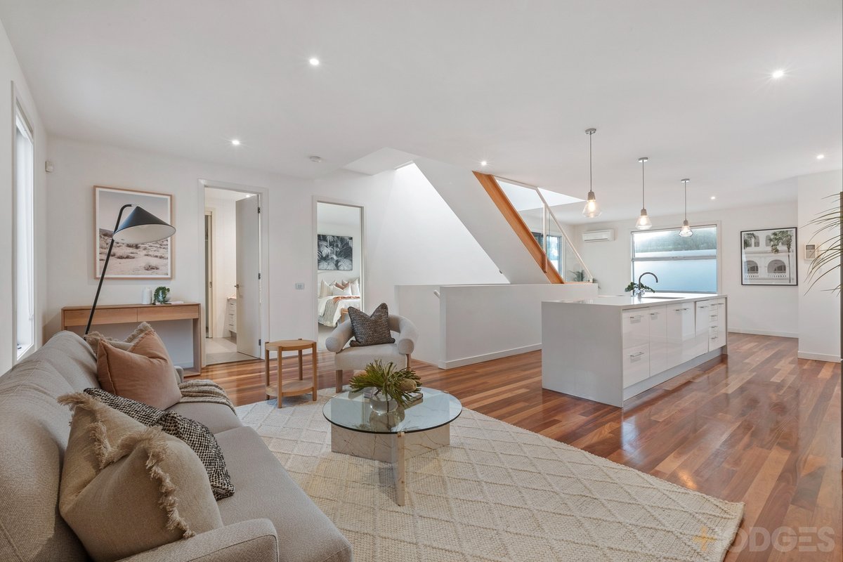 4 / 4 Beach Road Beaumaris - Residential for sale