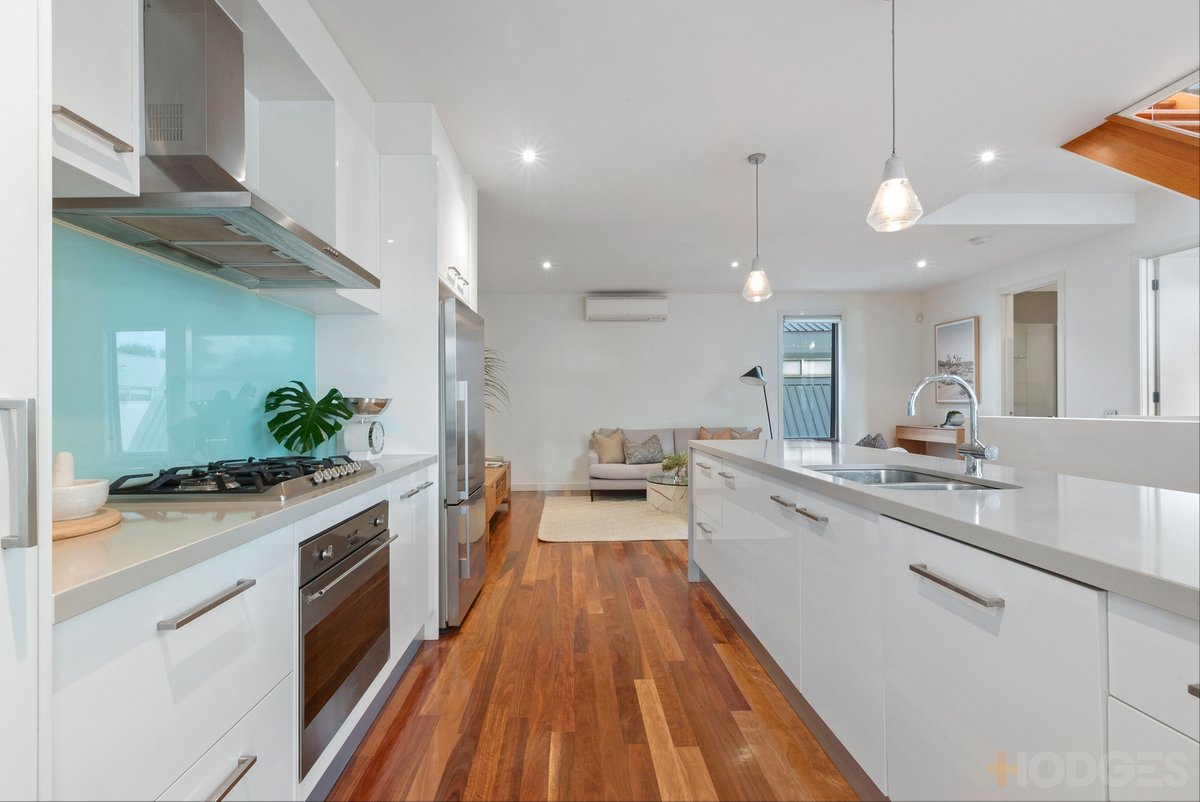 4 / 4 Beach Road Beaumaris - Residential for sale