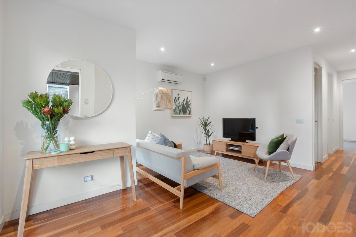 4 / 4 Beach Road Beaumaris - Residential for sale