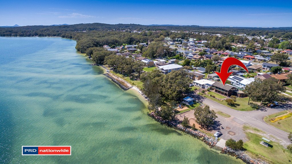 44 Peace Parade, TANILBA BAY NSW 2319