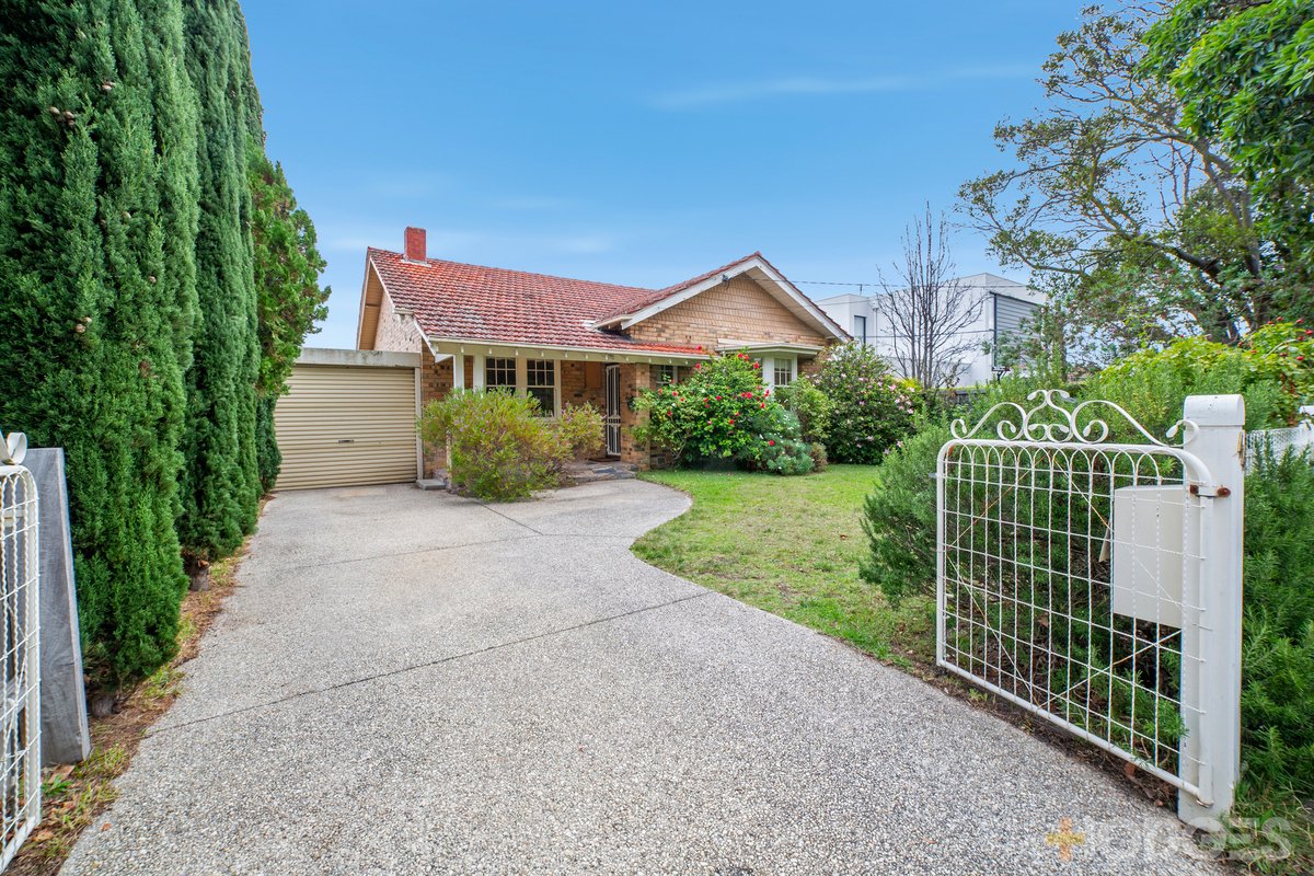 44 Raynes Park Road Hampton - Residential for sale