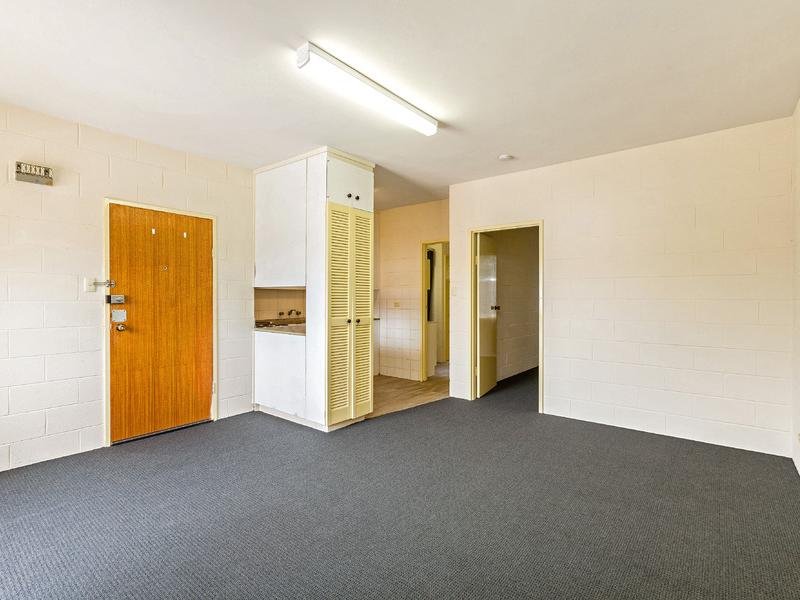 4 / 44 Geelong Road FOOTSCRAY - Residential for sale