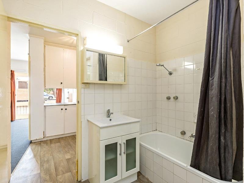 4 / 44 Geelong Road FOOTSCRAY - Residential for sale