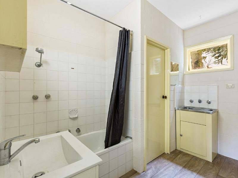 4 / 44 Geelong Road FOOTSCRAY - Residential for sale
