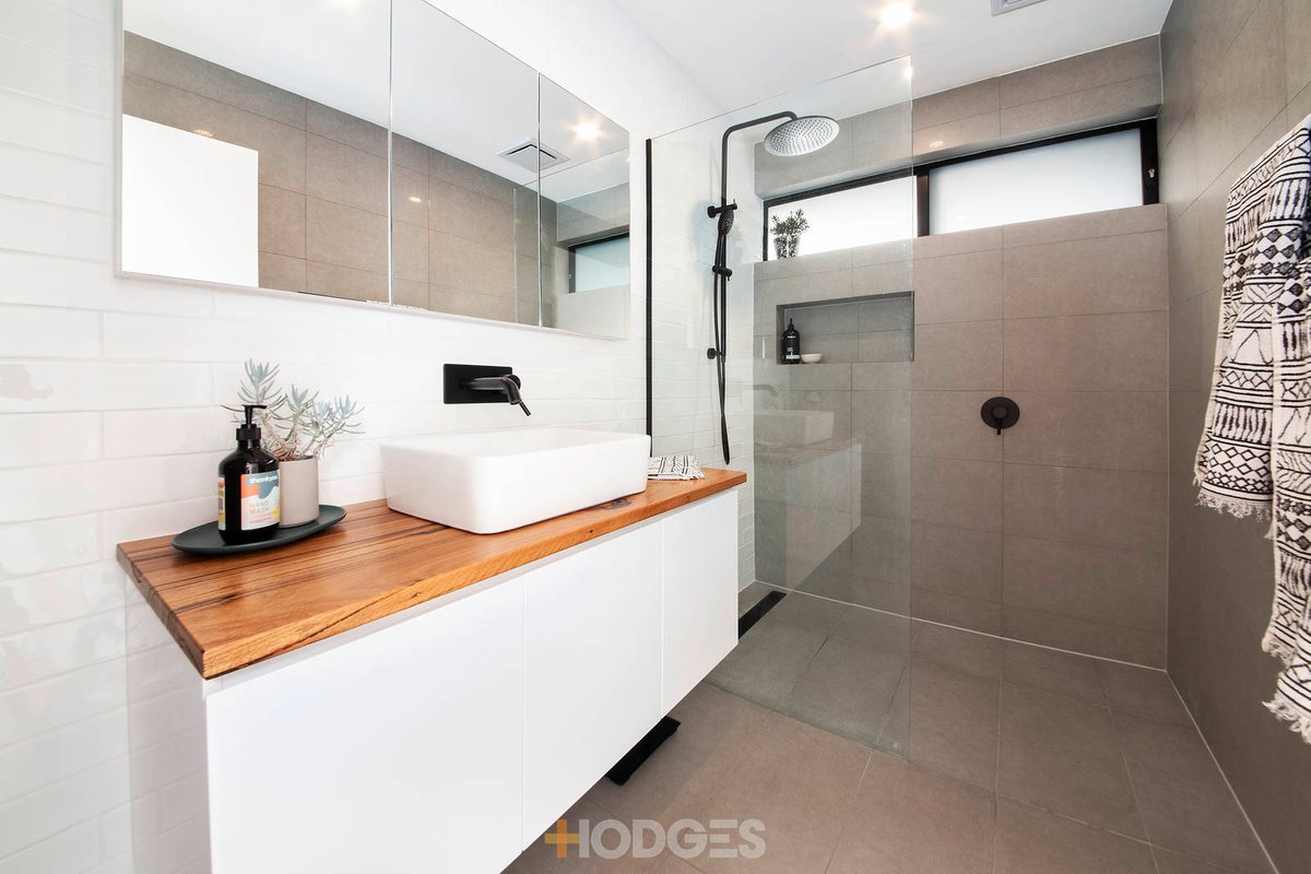 4 / 5 Anderson Court Mentone - Residential for sale