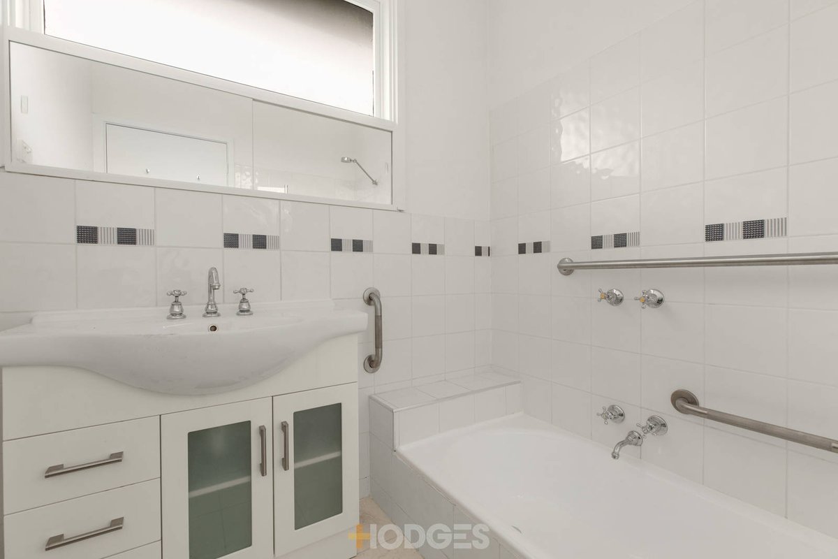 4 / 5 Hemingford Road Bentleigh East - Residential for sale