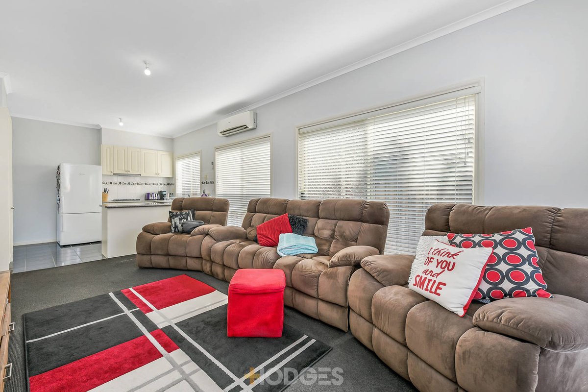 4 / 5 Kentucky Close Narre Warren - Residential for sale