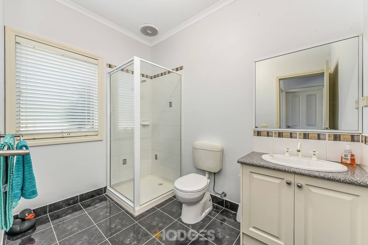 4 / 5 Kentucky Close Narre Warren - Residential for sale