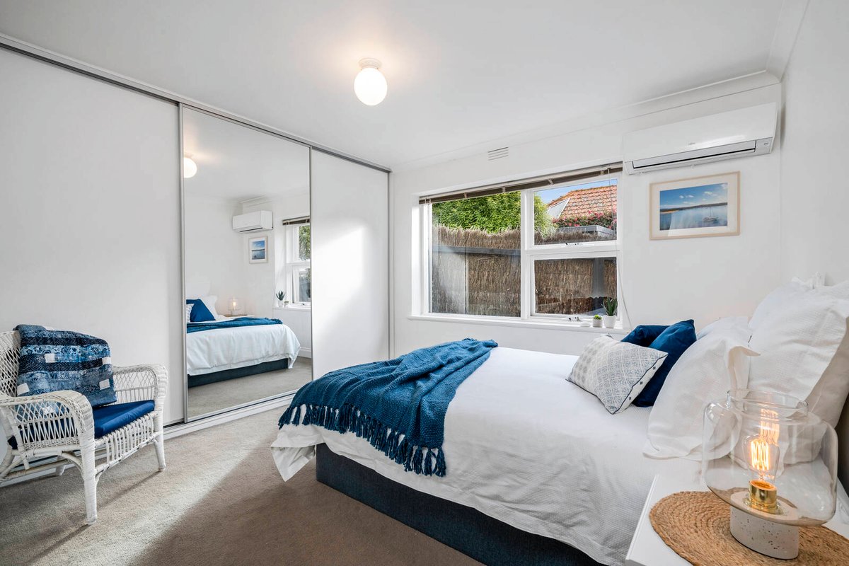 4 / 50 Eastern Beach Road Geelong - Residential for sale