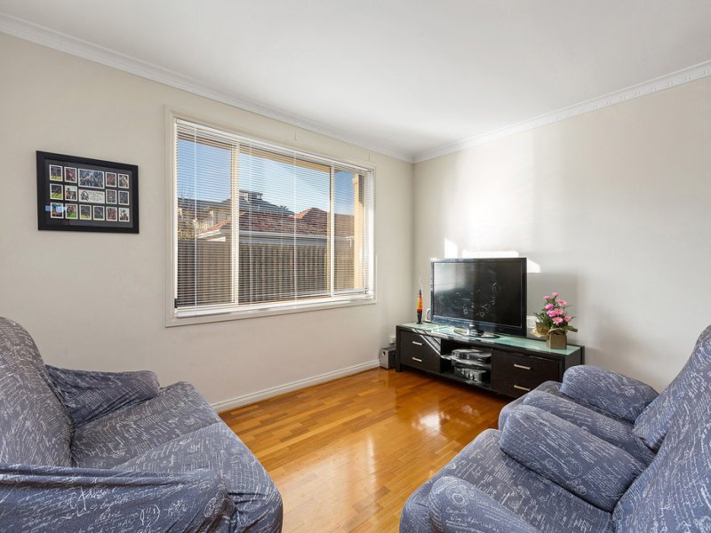 4 / 54 Hobbs Street SEDDON - Residential for sale