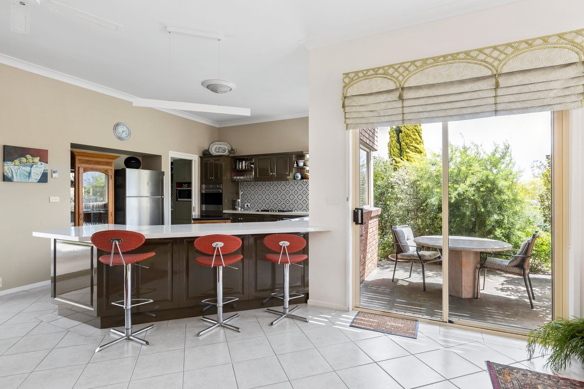 48-50 Highland Way Leopold - Residential for sale