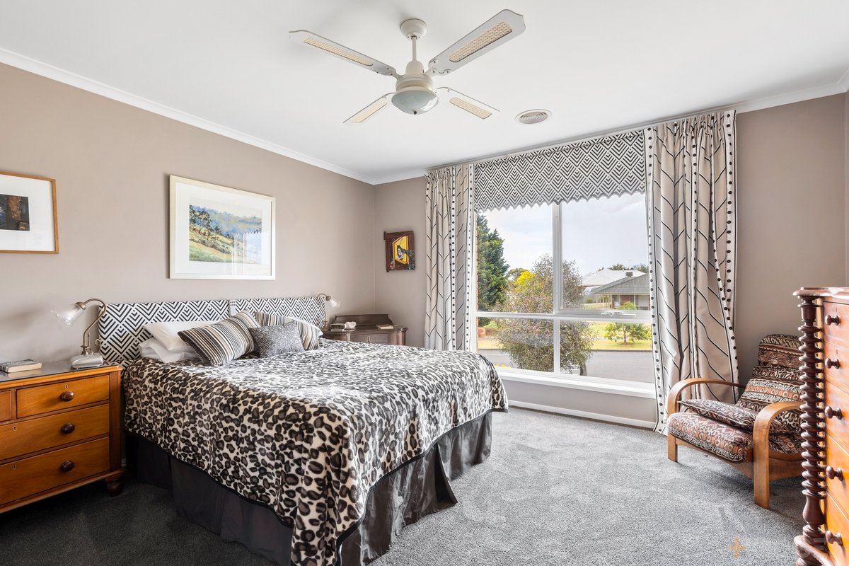 48-50 Highland Way Leopold - Residential for sale