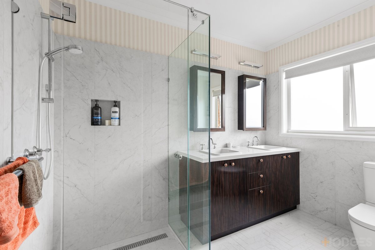 48-50 Highland Way Leopold - Residential for sale