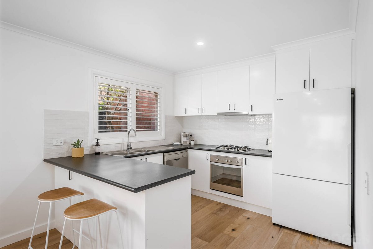 4 / 8 Bondi Road Bonbeach - Residential for sale