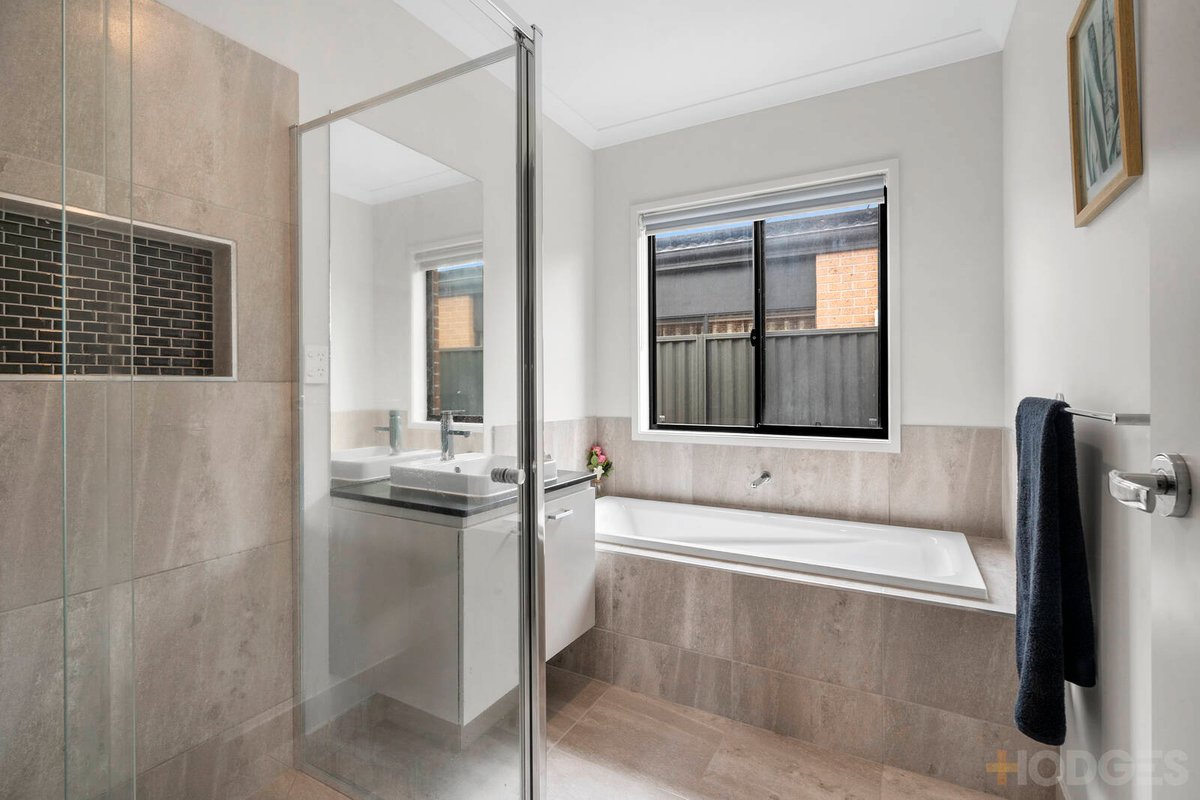 48 Pelican Way Lara - Residential for sale