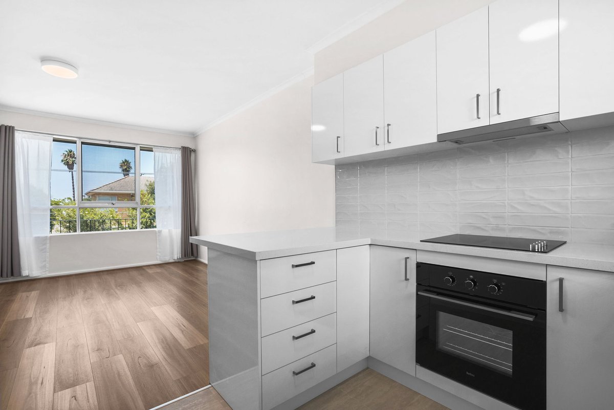 4/87 Como Parade East (enter via Seventh St) Parkdale - Residential for lease