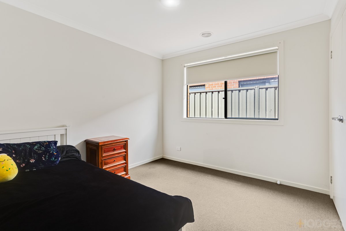 5 Artfield Drive Werribee - Residential for sale