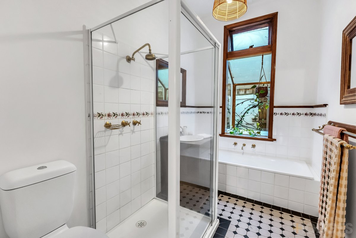5 Ashmore Avenue Mordialloc - Residential for sale