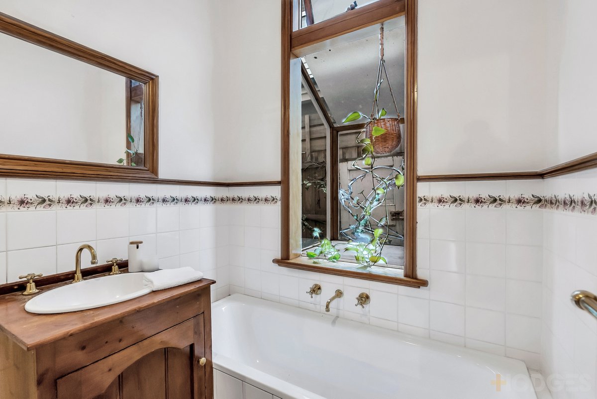 5 Ashmore Avenue Mordialloc - Residential for sale