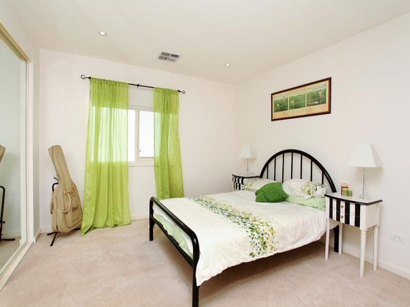 5 Barrett Court YARRAVILLE - Residential for sale