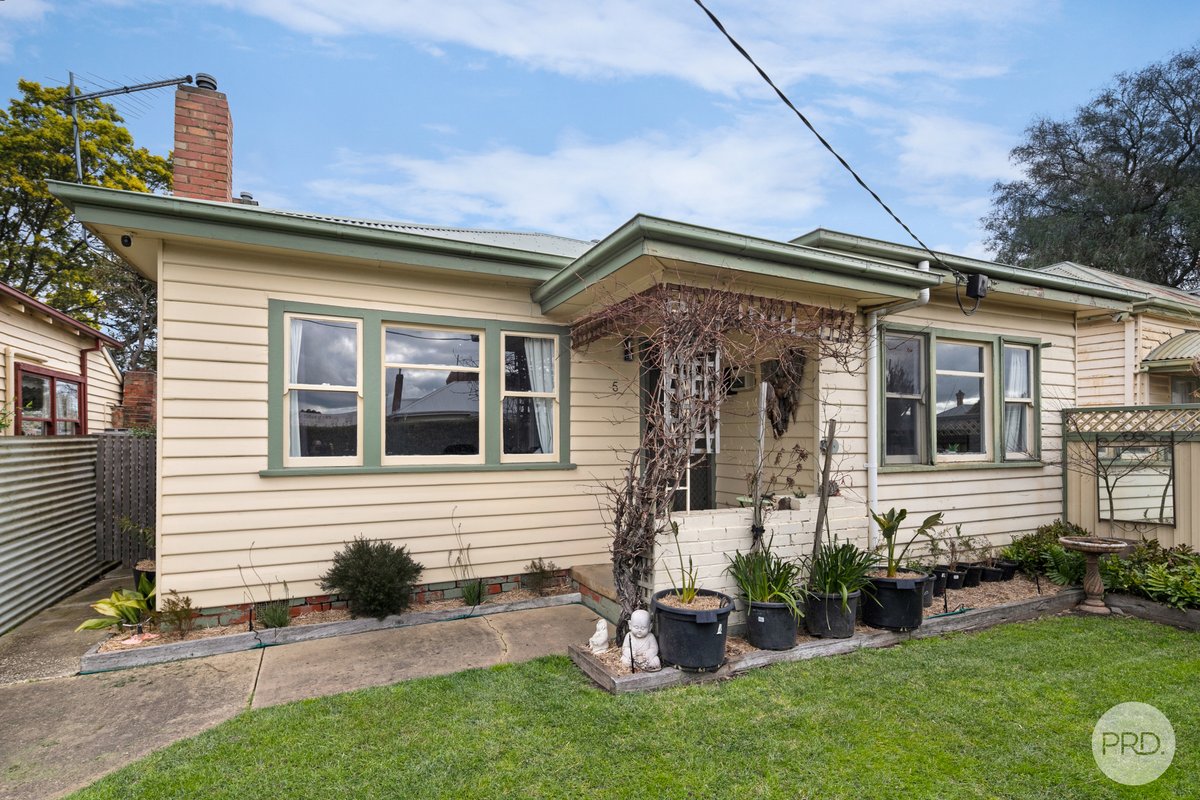 5 Birdwood Avenue, SEBASTOPOL VIC 3356