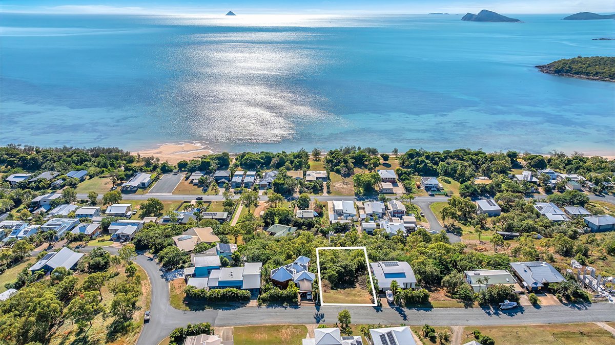 5 Blackcurrant Drive, HIDEAWAY BAY QLD 4800