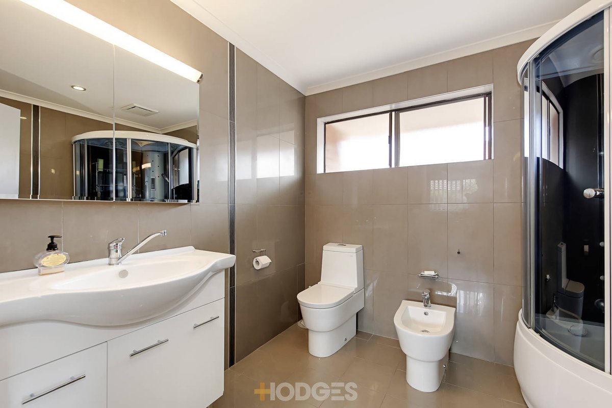 5 Dotterel Court Werribee - Residential for sale