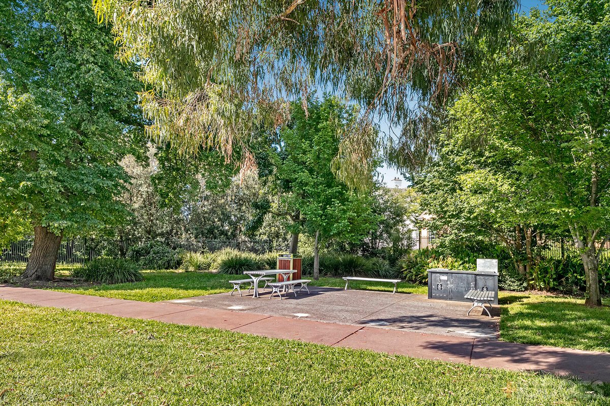 5 Evergreen Circuit Cheltenham - Residential for sale