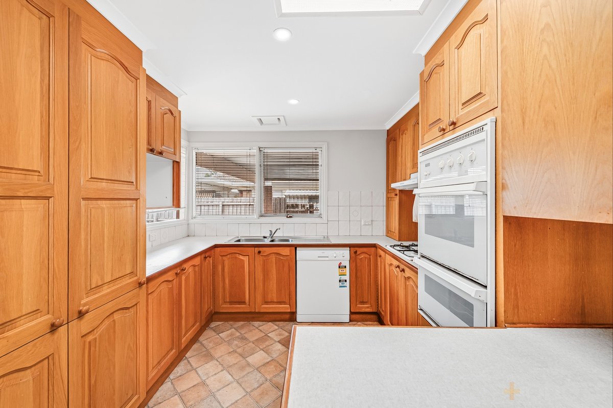 5 Stewart Drive Werribee - Residential for sale