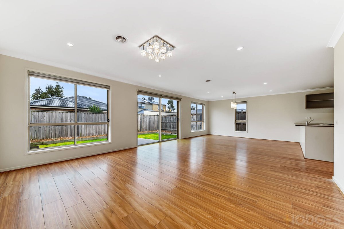 5 Sundew Avenue Cranbourne East - Residential for sale
