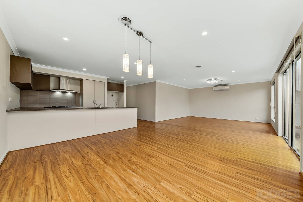 5 Sundew Avenue Cranbourne East - Residential for sale