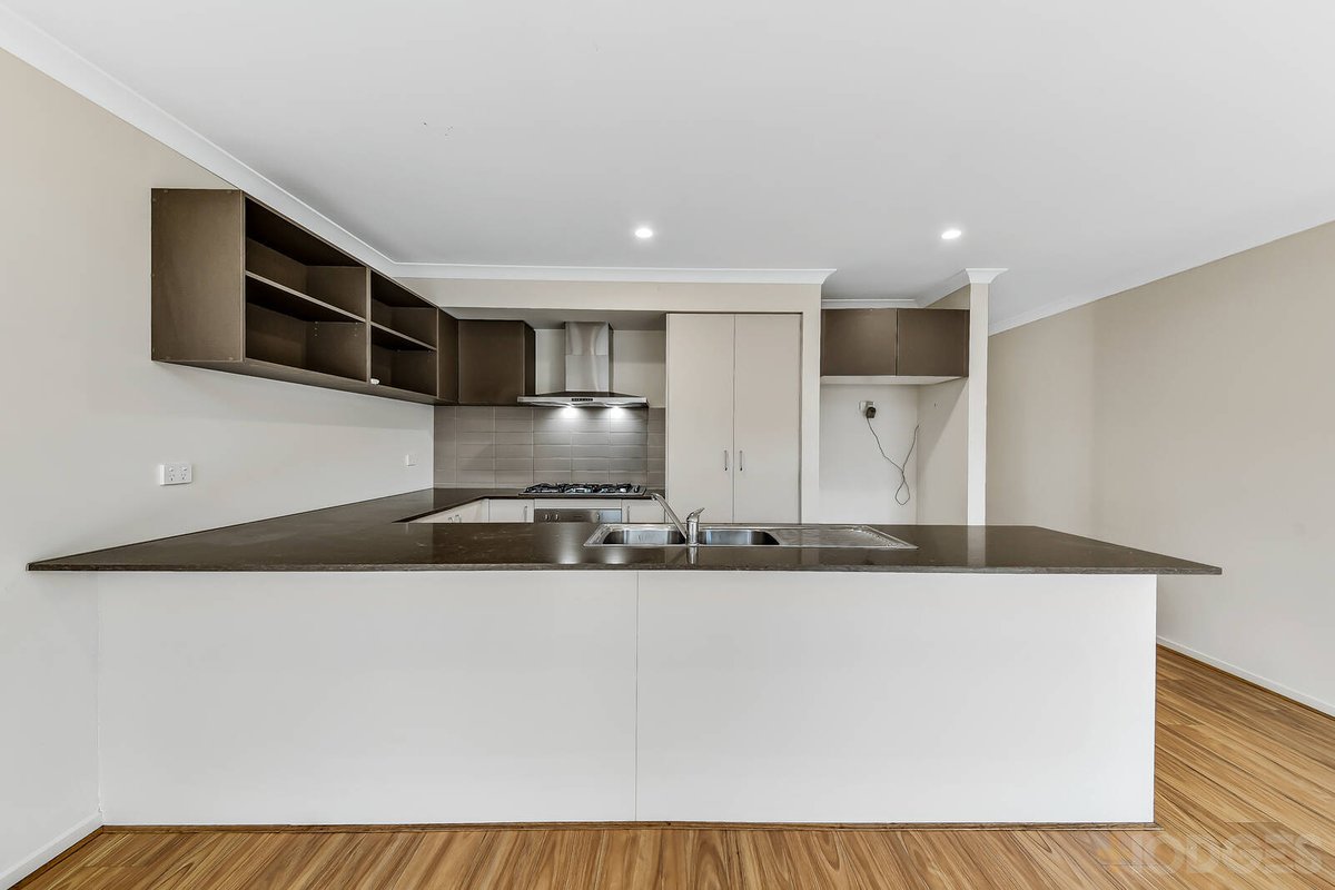 5 Sundew Avenue Cranbourne East - Residential for sale