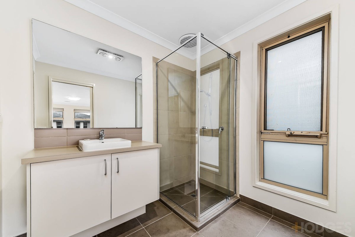 5 Sundew Avenue Cranbourne East - Residential for sale