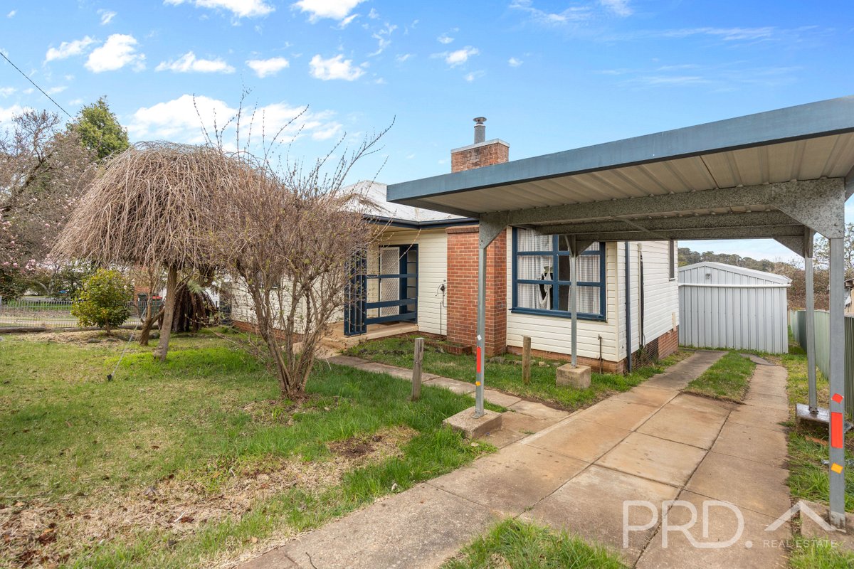 51 Bartlett Street, BATLOW NSW 2730