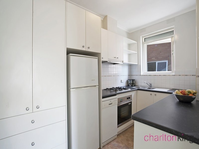 5 / 128 Glen Huntly Road ELWOOD - Residential for sale