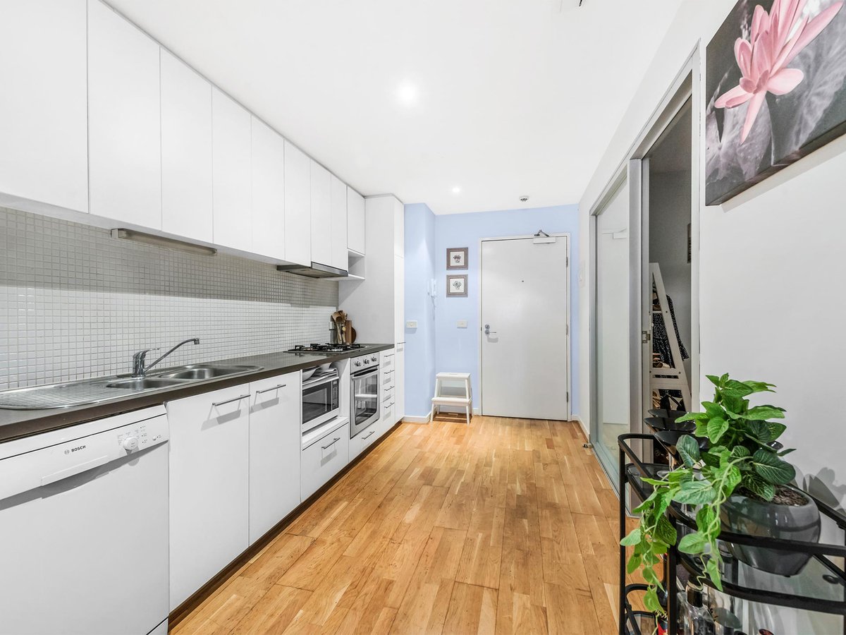 513 / 99 Nott Street PORT MELBOURNE - Residential for sale