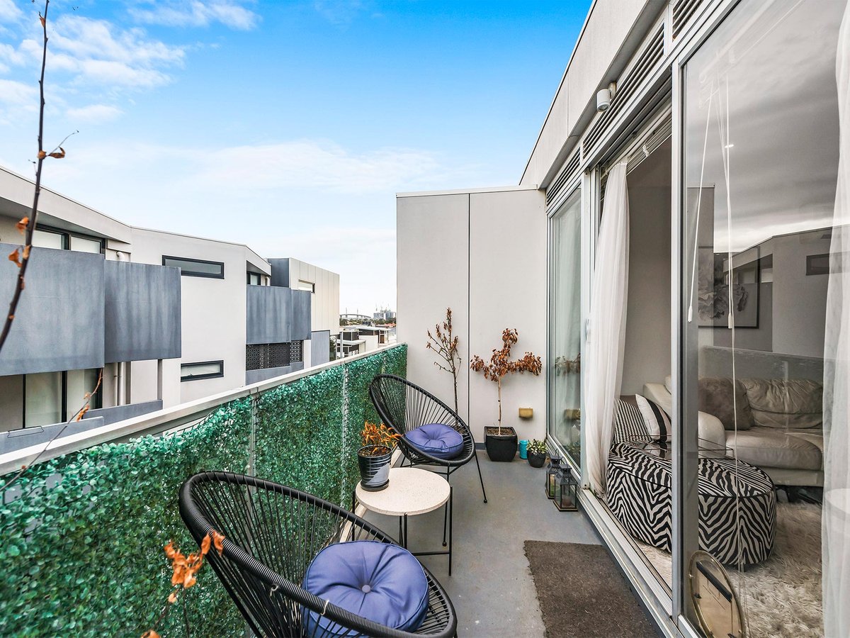 513 / 99 Nott Street PORT MELBOURNE - Residential for sale