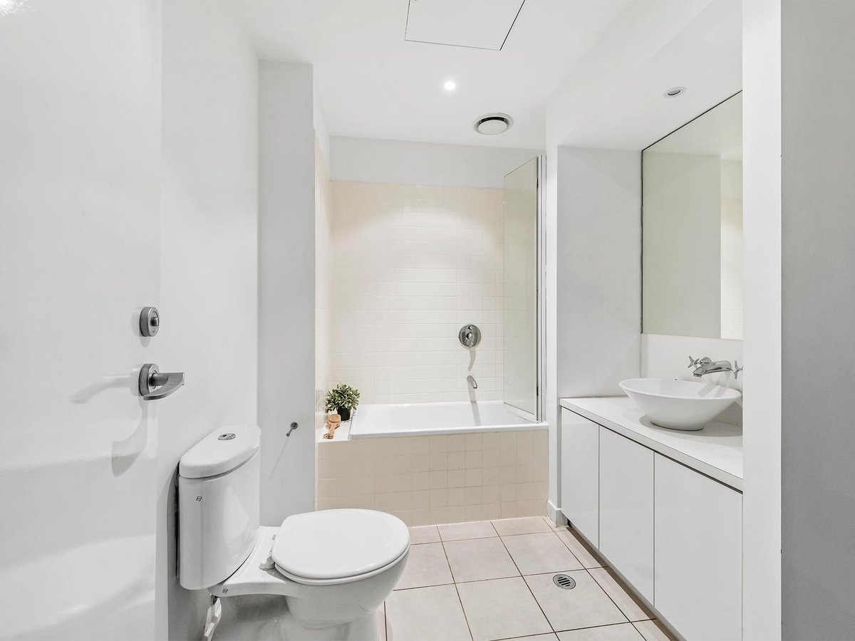 513 / 99 Nott Street PORT MELBOURNE - Residential for sale