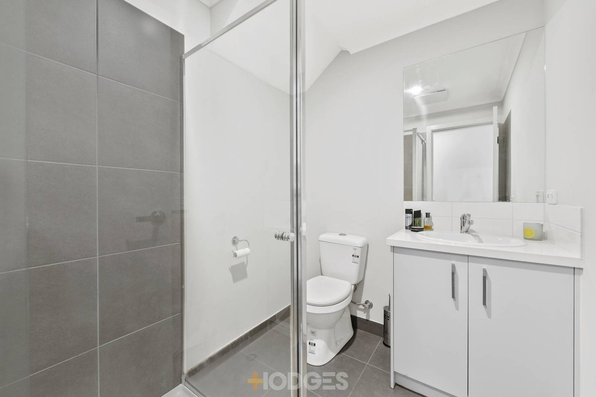 5 / 15 Lamb Street Cranbourne - Residential for sale