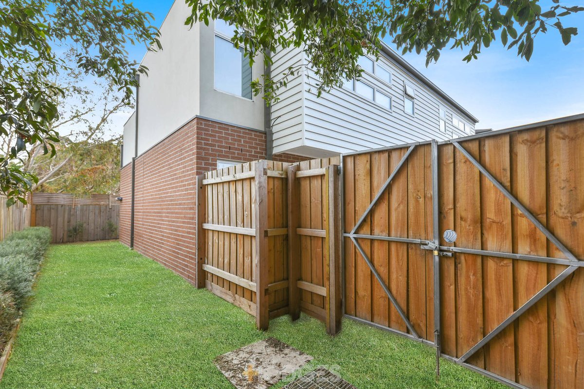 5 / 15 Lamb Street Cranbourne - Residential for sale