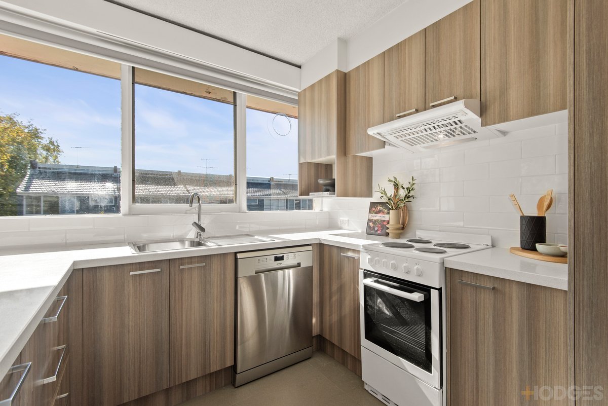 5 / 16 Tennyson Street St Kilda - Residential for sale