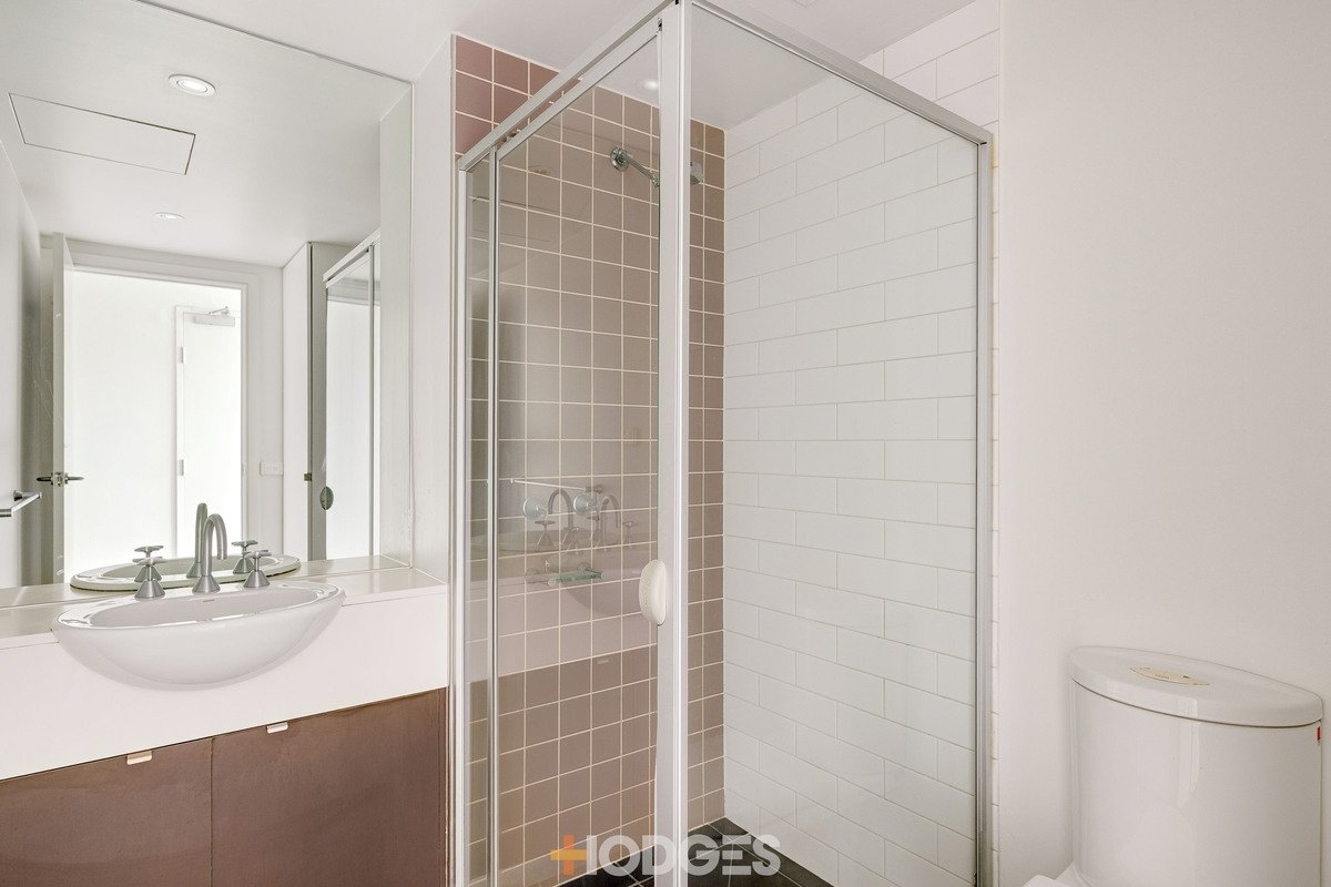 5 / 18 Byron Street North Melbourne - Residential for lease