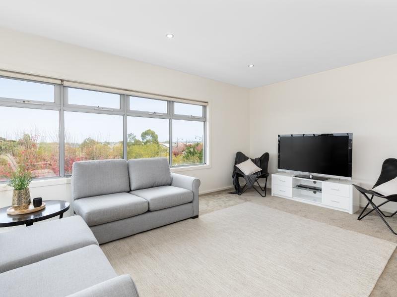 5 / 19-21 The Avenue CAROLINE SPRINGS - Residential for sale