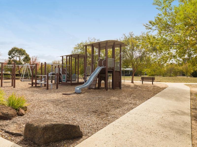 5 / 19-21 The Avenue CAROLINE SPRINGS - Residential for sale