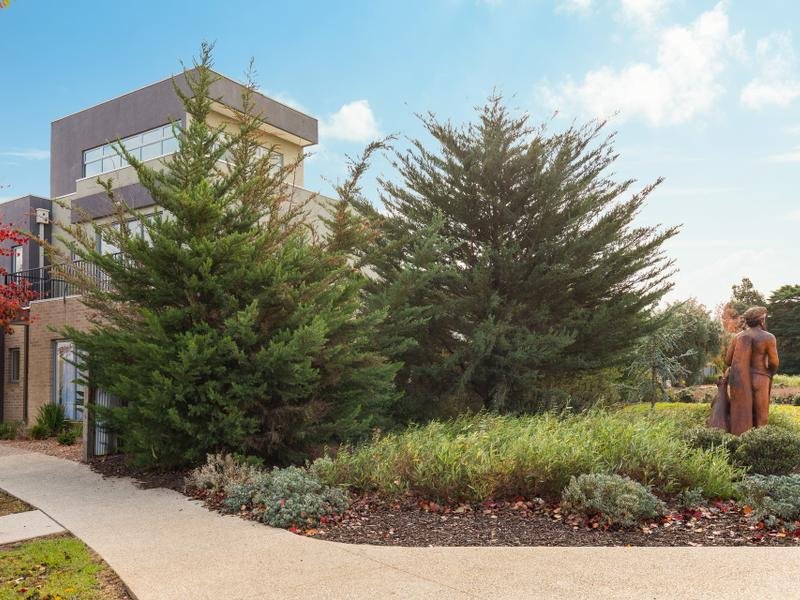 5 / 19-21 The Avenue CAROLINE SPRINGS - Residential for sale